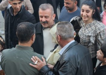 30 yıllık tutukluya kitlesel karşılama