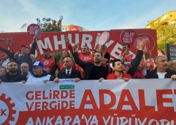 DİSK’in yürüyüşüne yüzlerce işçiden destek