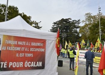 Cenevre’deki eylemde Kobanê direnişine vurgu