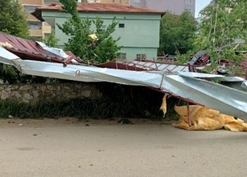 AFAD: Fırtınada 2 kişi hayatını kaybetti