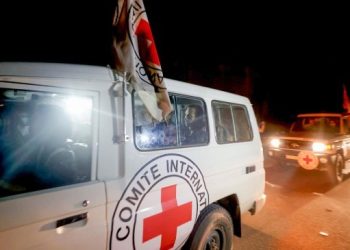 Hamas, iki rehineyi serbest bıraktı