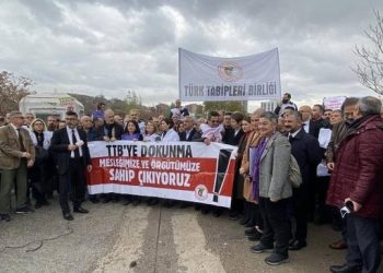 TTB Merkez Konseyi Üyeleri görevden alındı: Bu mücadele bitmez