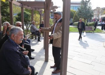 Emekliler: Ülkenin kaynakları savaşa harcanıyor