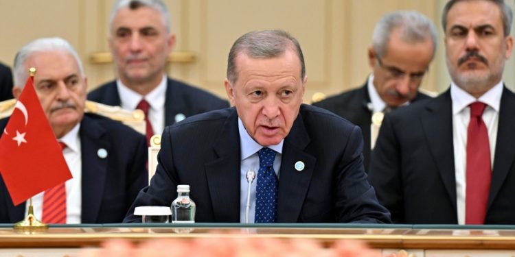 Erdoğan yüksek yargıdaki kapışmada tarafını seçti: “AYM birçok yanlışları arka arkaya yapar hale geldi”