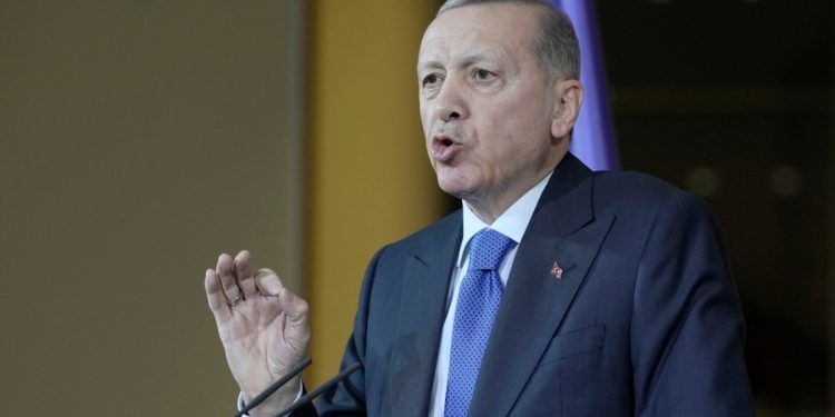 Erdoğan İsrail’i soykırımla suçladı
