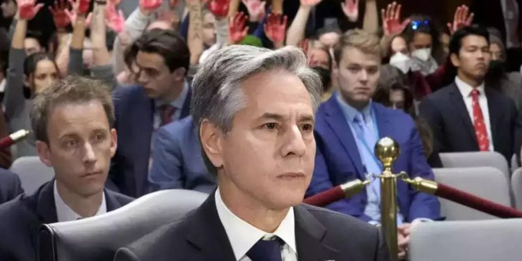 ABD Dışişleri Bakanı Blinken’a Senato’da sert protesto: Ellerinde kan var, katil!