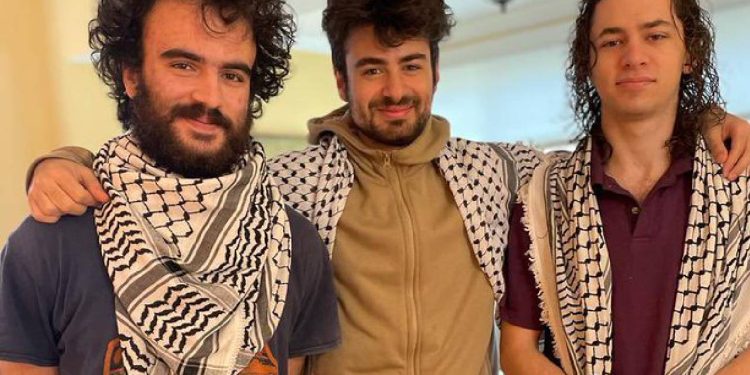 ABD'de üç Filistinli üniversite öğrencisi silahlı saldırıda ağır yaralandı: 'Suçları kefiye takmak'