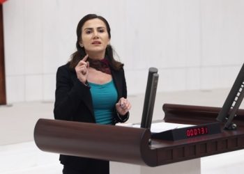 'AKP, ‘aile fonu’ ile vakıf ve derneklere kaynak peşkeş çekecek'