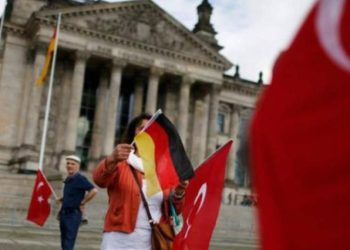 AKP’nin Türkiye’yi getirdiği durum: İltica başvurusunda Türkler iç savaştaki Suriye ve Afganları geçti