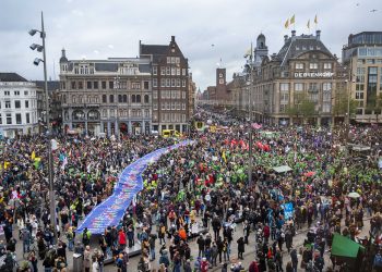 AMSTERDAM | 85 bin kişi ‘iklim’ ve ‘adalet’ için yürüdü