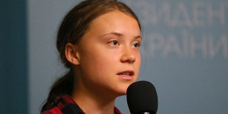 Afgan ve Filistinli kadınları sahneye davet eden iklim aktivisti Thunberg'in sözü kesildi