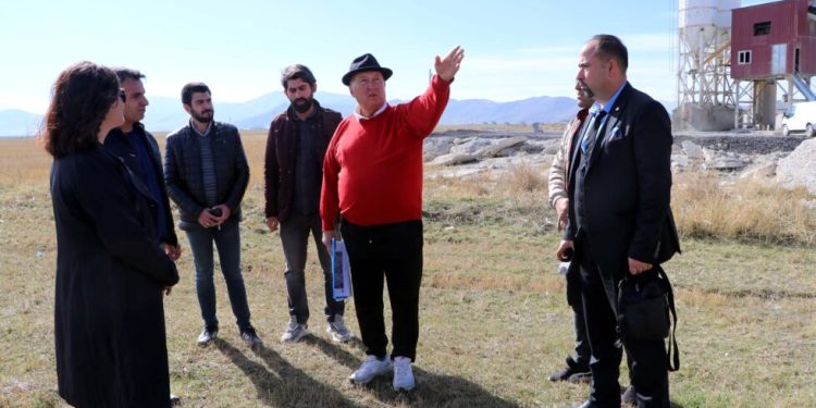 Ahmet Ercan’a göre Van’ın azıcık sağa kaydırılması lazım