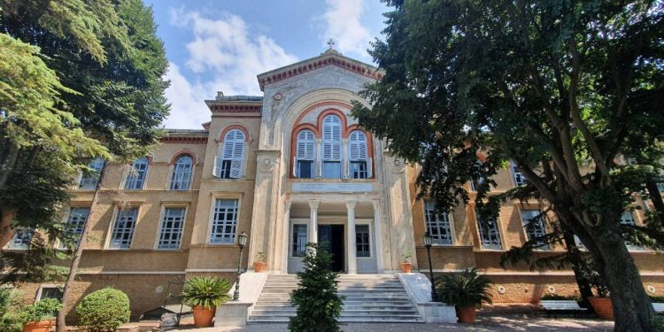 Alberto Mondiano'dan 50 yıldır kapalı olan Heybeliada Ruhban Okulu belgeseli