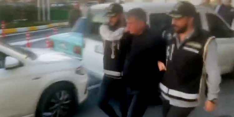 Ali Yerlikaya duyurdu: ‘Sarallar’ suç örgütüne operasyon, 24 gözaltı