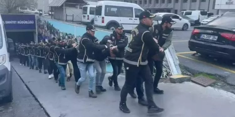 Aralarında Özgür Saral'ın da olduğu 9 kişi tutuklandı