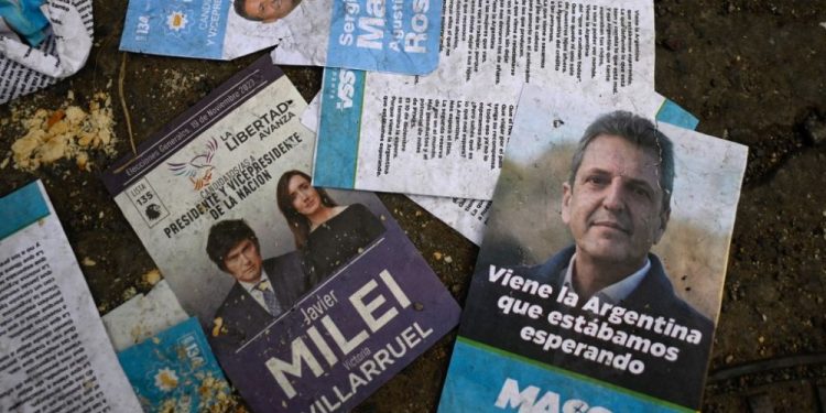 Arjantin'de halk seçimlerin ikinci turu için sandık başında