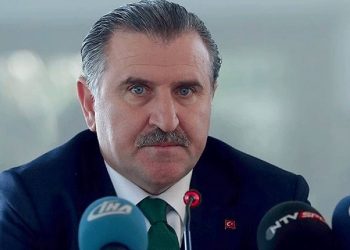 Bakan Bak'tan A Milli Futbol Takımı için tebrik mesajı