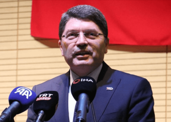 Bakan Tunç'tan bir 'Can Atalay' açıklaması daha... "Şimdi Yargıtay 3. Ceza Dairesi'nin kararını bekleyeceğiz"