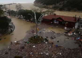Bakan Yerlikaya sel ve fırtınanın bilançosunu açıkladı: 9 kişi öldü, 11 kayıp var