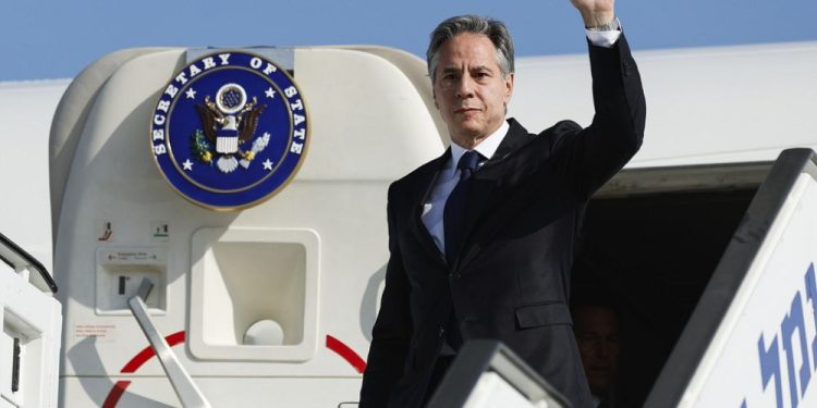 Blinken'den İsrail'e insani yardımlar için Gazze saldırısına ara verme çağrısı