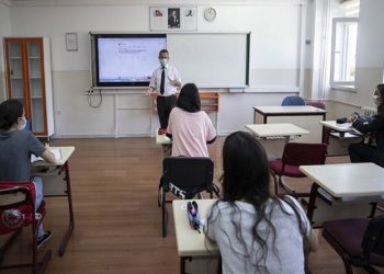 Bursa’da okullar fırtına sebebiyle tatil edildi