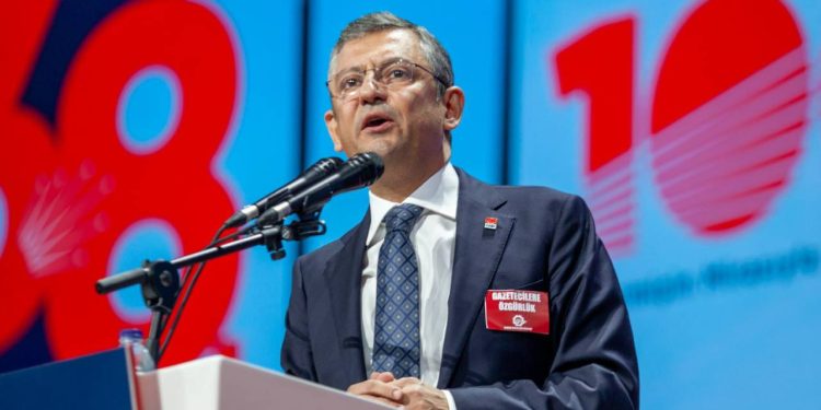 CHP Brüksel'den Özgür Özel'e tebrik