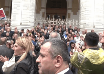 CHP İstanbul İl Başkanlığı Yargıtay üyelerine Anayasa kitapçığı gönderdi