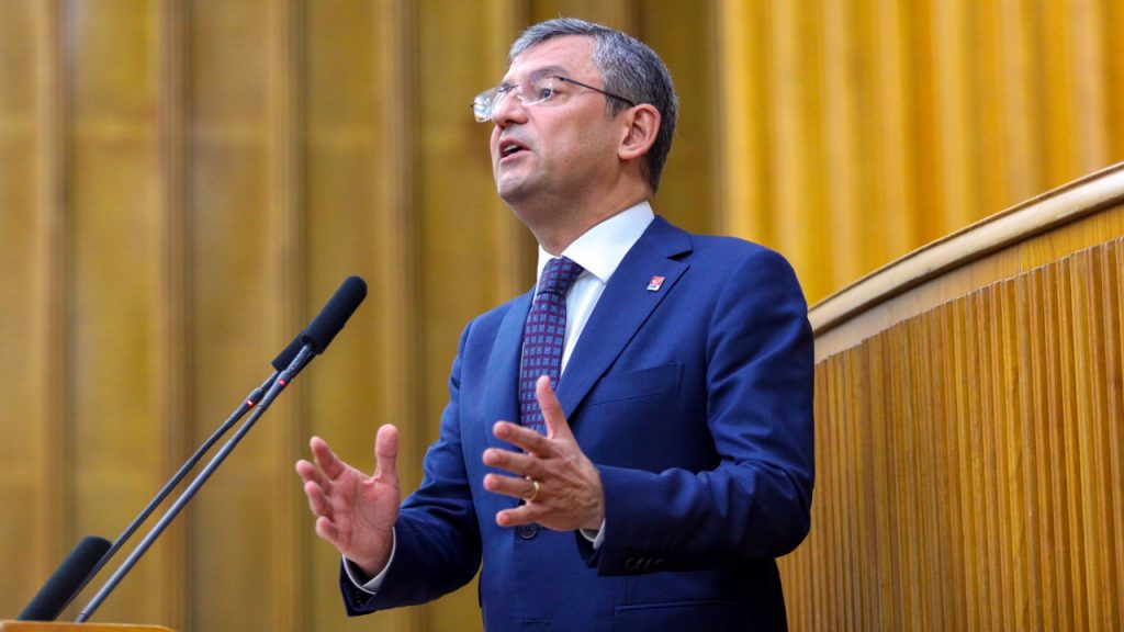 CHP, yerel seçim için start verdi: Özgür Özel'den il başkanlarına talimat