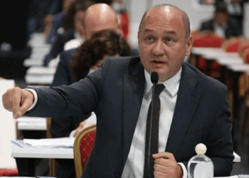 CHP'li Balyalı, Pendik'teki imar rantına dikkat çekti: İmarlı mahalleye yüzde 55 imar verilirken, 2 mahallede 30 yıldır halkın talebi reddediliyor