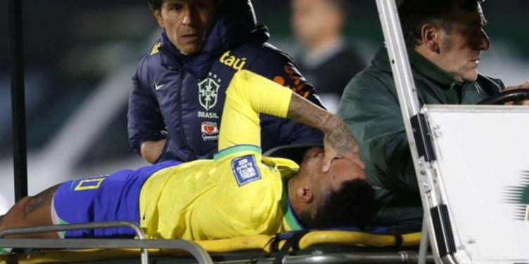 Çapraz bağları yırtılan Neymar'dan üzen haber