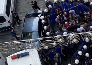 Cumartesi Anneleri bu hafta gözaltına alınmadı: Ama polis ablukası sürüyor