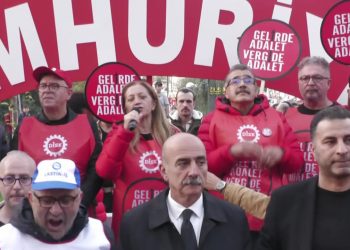 DİSK'in yürüyüşü sürüyor: Kocaeli'ne ulaştılar