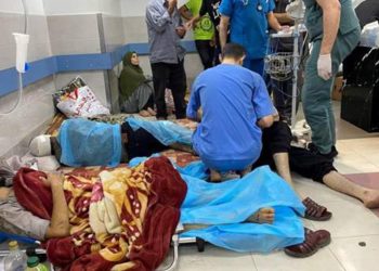 DSÖ: Gazze'nin en büyük hastanesi bir mezarlığa dönüşüyor
