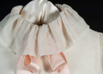 Diana’nın nişan portresinde giydiği bluz satılacak