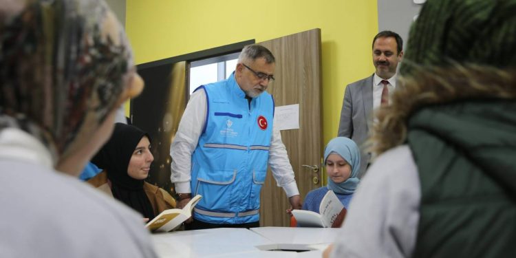 Diyanet Vakfı'na on binlerce euroluk hibe