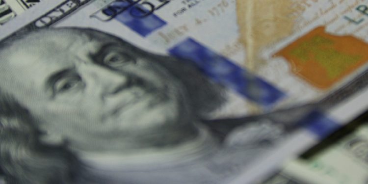 Ekonomik çöküş hızlandı: Rezervler eridi, vatandaşın borcu katlandı