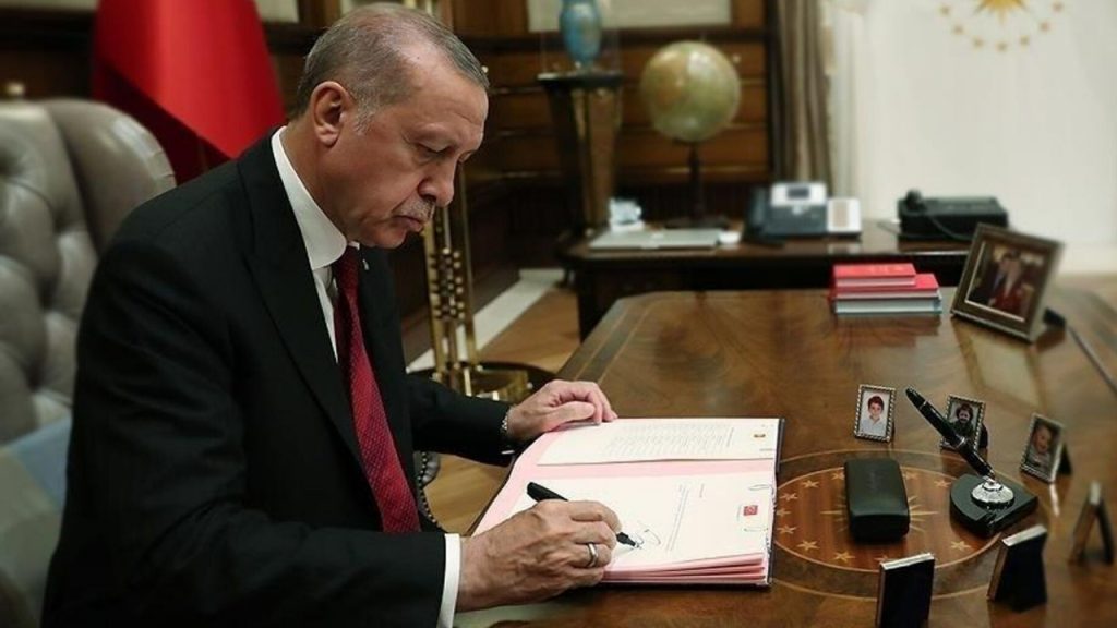 Erdoğan 2 ülkeye büyükelçi atadı, TPAO yönetiminden 3 kişiyi görevden aldı