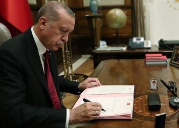 Erdoğan 2 ülkeye büyükelçi atadı, TPAO yönetiminden 3 kişiyi görevden aldı