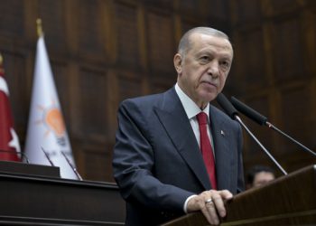 Erdoğan: LGBT karşısında dik duracağız