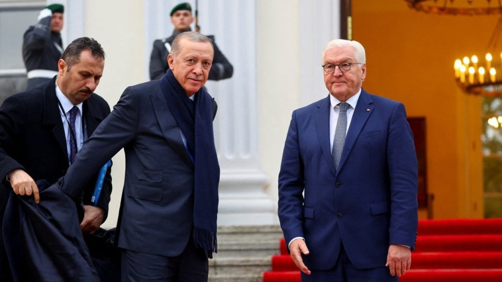 Erdoğan, Almanya Cumhurbaşkanı Steinmeier ile bir araya geldi