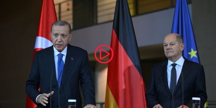 Erdoğan’dan Alman muhabire tepki: Bizi tehdit etmeyin