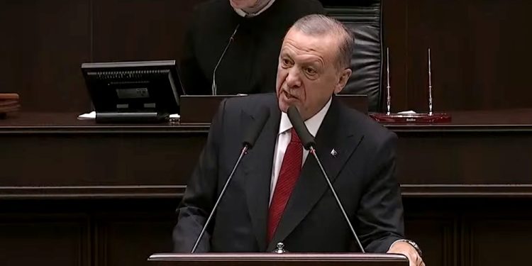 Erdoğan’dan ‘hukuk krizi’ yorumu: Sorunun kalıcı çözümü, yeni anayasadan geçmektedir