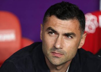 Eric Bailly'nin yakışıksız davranışından dolayı oyundan çıkardım