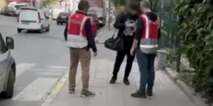 Esenyurt’ta düzensiz göçmen operasyonu: 512 kişi yakalandı, 41 ev sahibine para cezası kesildi