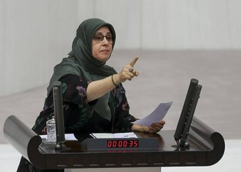 Eski HDP milletvekili Hüda Kaya, İstanbul Havalimanı’nda  gözaltına alındı