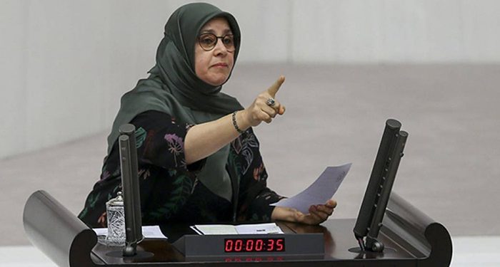 Eski HDP milletvekili Hüda Kaya, İstanbul Havalimanı’nda gözaltına alındı