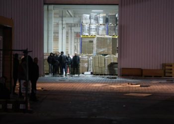 Fabrikada yangın: 5 işçi hastaneye kaldırıldı