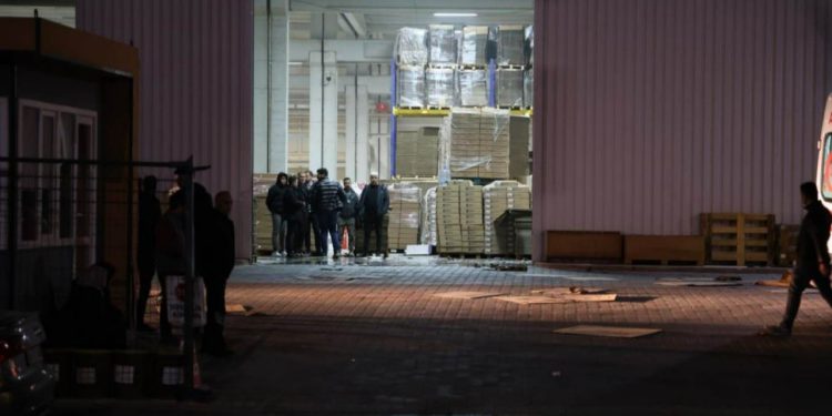 Fabrikada yangın: 5 işçi hastaneye kaldırıldı