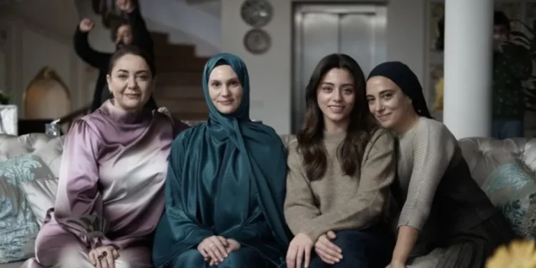 Farah Zeynep Abdullah 'Kızılcık Şerbeti'nde