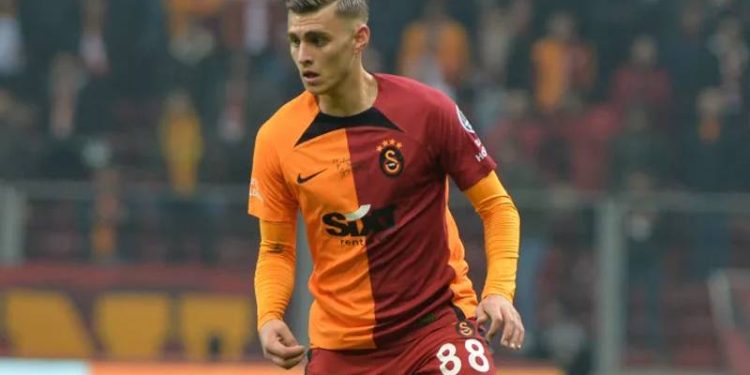 Galatasaray'da sol bek sıkıntısı